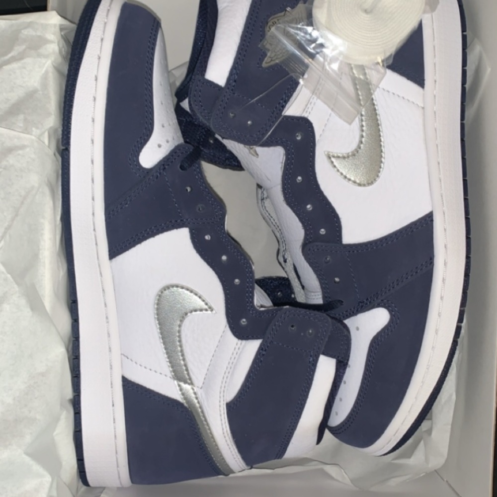 Midnight navy 1 high 10.5 & bred lowsize10 both ds